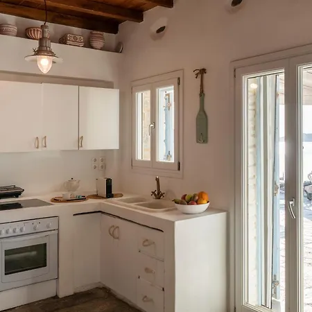 Alenia Paros * Alikí