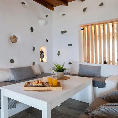 Villa Alenia Paros Alikí